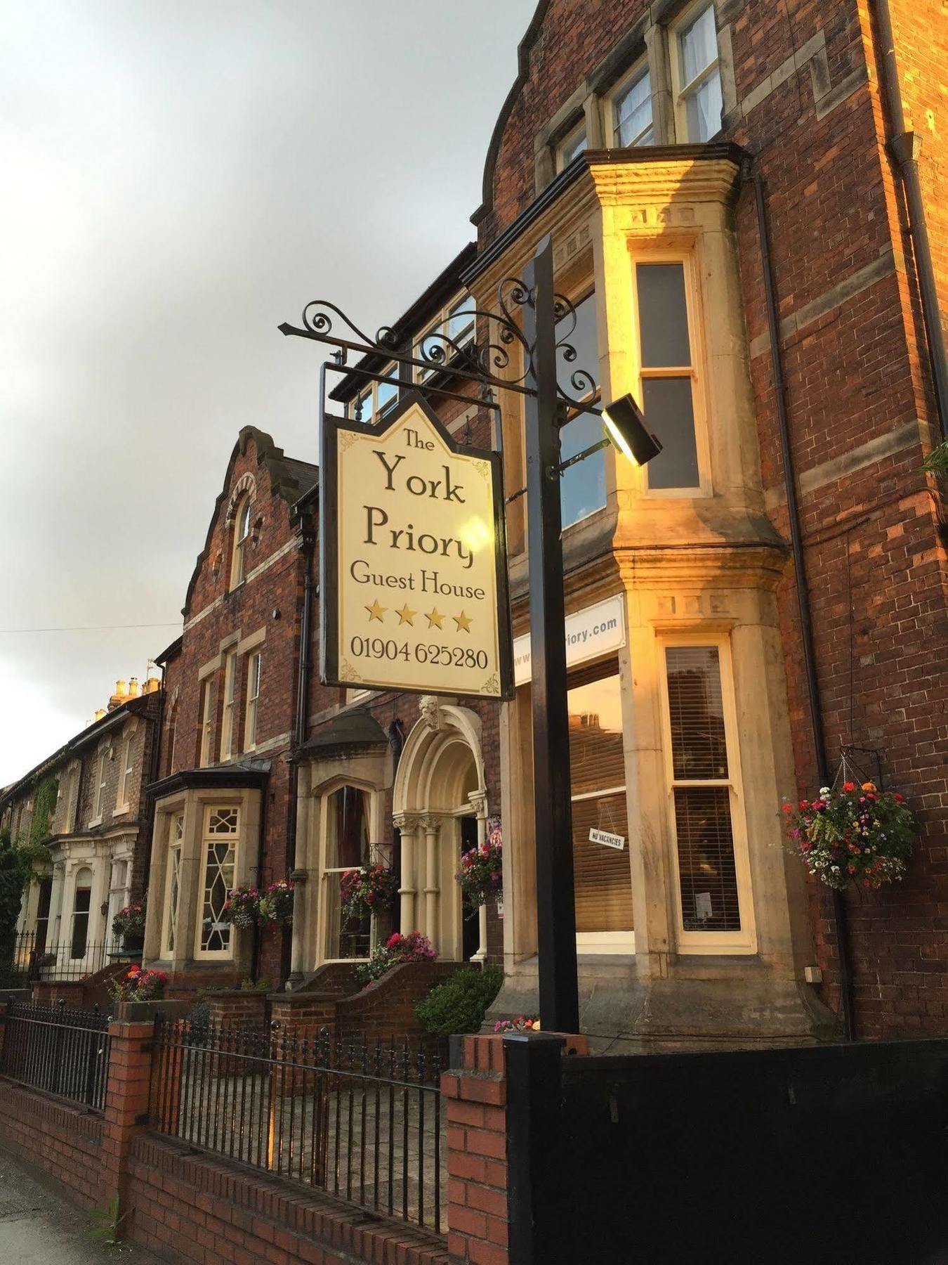 فندق The York Priory المظهر الخارجي الصورة